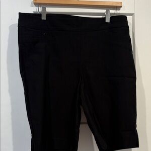 Black Pull On Women's Stretch Bermuda Shorts